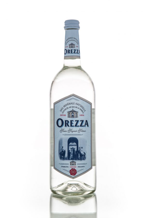 Fles water orezza bruiswater